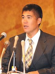 2度目の交渉で阪神入団が決まり、記者会見する城島(撮影・今浪浩三)