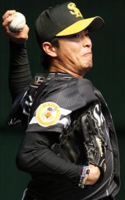 ブルペンで力強い投球をみせた小椋（撮影・藤尾明華）