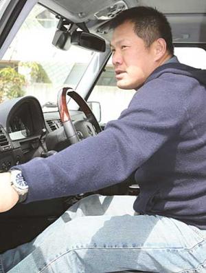 練習を終え、引き揚げる山崎(撮影・前岡正明)