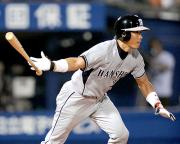 9回、代打桧山は右前に2点適時打を放った(撮影・山崎哲司)