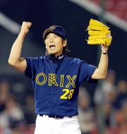 今季６勝目をプロ初完投で飾った、オリックス小松（撮影・小沢裕）