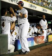 6回裏オリックス無死、カブレラが300号本塁打を放つ(撮影・加藤仁)