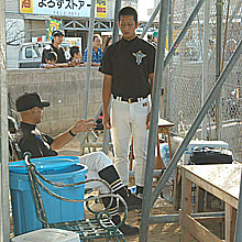 早朝練習を無断で休んだ八重山商工の大嶺は、伊志嶺監督から指導を受けた