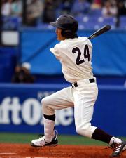 東京6大学でリーグ戦通算100安打達成した早大松本(撮影・藤田啓輔)