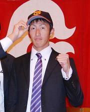 仮契約を結んだ巨人ドラフト３位指名のＪＲ東海・土本