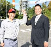 川口は自慢の左腕ではい上がることを宣言した。右は広島松本スカウト