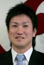 育成選手初の年俸1億円を決めた山口は笑顔で会見(撮影・沢野健太)