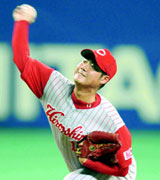 プロ初完封で8勝目を挙げた広島大竹(共同)