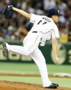 日本対オランダ　５回表から登板した田中（撮影・狩俣裕三）