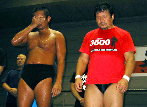 無我はカール・ゴッチさんの死を悼んでテンカウントゴングを鳴らした