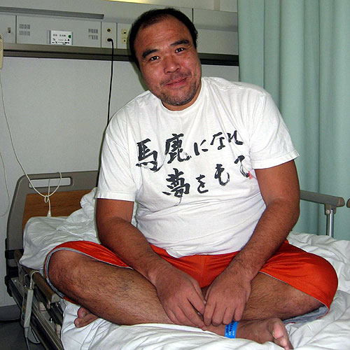 自殺未遂を図った安田は順調に回復し、一からの出直しを誓う