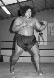 大相撲元大関小錦の兄、故アノアロ・アティサノエさん＝１９８４年９月