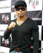 辛拉麺との対戦が決まり気合十分の郷野(撮影・浜本卓也)