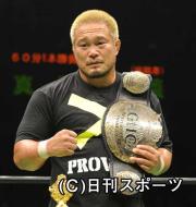 GHCヘビー級選手権、2度目の防衛を果たした杉浦(撮影・酒井清司)