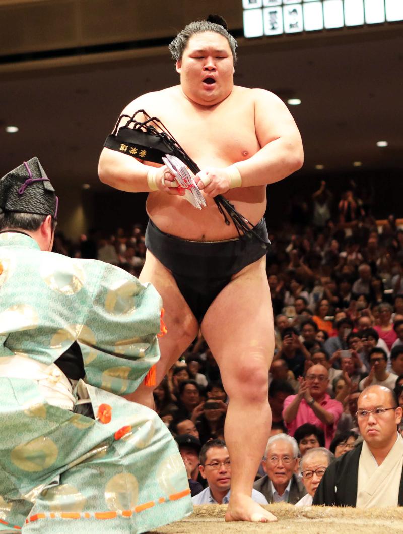 www.nikkansports.com/battle/sumo/news/img/btl-krs-20160924-goedov-ogp_0.jpg