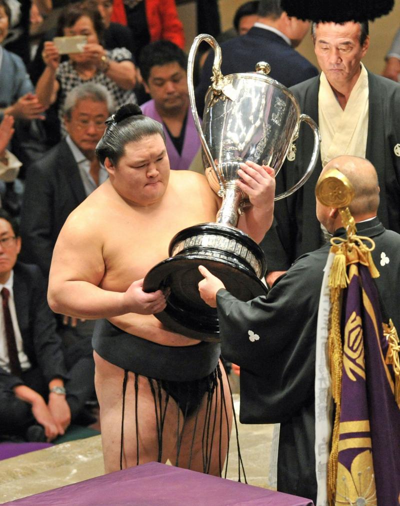www.nikkansports.com/battle/sumo/news/img/s-sato2016092517goue-ogp_0.jpg