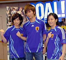 映画「GOAL!」のイベントに登場するウィンズ左から涼平、慶太、龍一