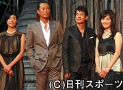 左から黒木瞳、豊川悦司、唐沢寿明、常盤貴子