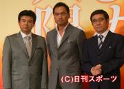 「沈まぬ太陽」の左から三浦友和、渡辺謙、石坂浩二(撮影・小谷野俊哉)