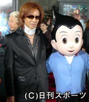ＹＯＳＨＩＫＩはハリウッドで行われた映画「ＡＴＯＭ」の試写会に出席