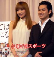 佐藤江梨子（左）と柳楽優弥（撮影・瀬津真也）