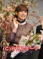 主演映画の舞台あいさつに登壇した仲里依紗（撮影・田中理恵）