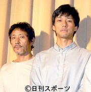 小林薫（左）と西島秀俊が映画「休暇」の舞台あいさつ（撮影・小林千穂）