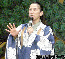 母の地元・大垣で公演を行った和泉元彌だったが舞台に長女の姿はなかった