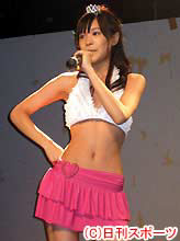 ウエスト53㌢のアイドル林未紀(撮影・村上久美子)