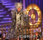 ０７年１２月３１日、紅白歌合戦で熱唱する美川憲一