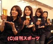 左から矢部美穂、美佳さん、美希さん、文子さん
