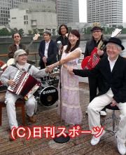新曲のPV撮影を行ったアグネス・チャン(撮影・近藤由美子)