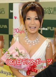 ニューハーフ“世界一”になったはるな愛(撮影・松本俊)