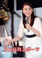 連名で婚約が近いことを発表した小林麻央(撮影・宮川勝也)