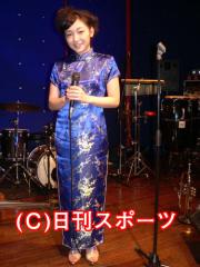 ジャズライブを開き笑顔の加護亜依(撮影・村上幸将)
