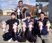 前列左から石川さん、大杉さん、白勢さん、後列左から勘平さん、上原さん