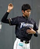 23日の1軍初先発を控えた日本ハム大谷は真剣な表情で練習に臨む(撮影・井上学)