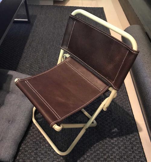 手先の器用な石倉洋行選手は、なんと椅子まで作り上げてしまいました！