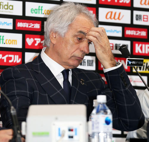 サッカー東アジアＥ－１選手権　韓国戦後の会見後、疲れた表情を見せる日本バヒド・ハリルホジッチ監督（２０１７年１２月１６日撮影）