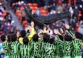 史上３番目の若さでＶ、広島皆実藤井監督 - 第87回全国高等学校サッカー選手権大会