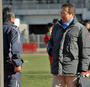 筑陽学園-日章学園の試合を観戦した日本代表の岡田監督(撮影・木下淳)