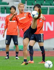 あくまでも本田が司令塔 - サッカー日本代表ニュース
