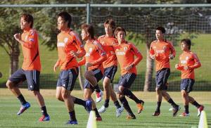 ランニングで調整するU-23日本代表イレブン(撮影・たえ見朱実)