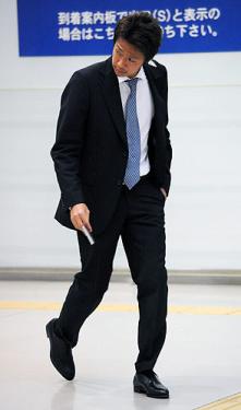 3日、左ふくらはぎ肉離れで緊急帰国したMF清武