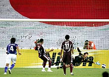 PKでGK山本はボールに反応するが、惜しくも届かず失点する