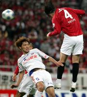 【浦和－新潟】闘莉王はヘディングで決勝ゴール決める（撮影・鹿野芳博）