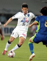 【横浜ＦＣ－湘南】Ｊ通算４００試合出場を達成した横浜ＦＣカズ（共同）