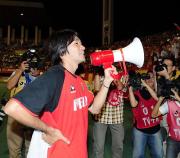 【名古屋-清水】玉田が試合後にサポーターにあいさつ(撮影・清水貴仁)