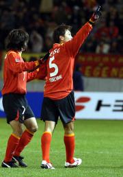 【名古屋-札幌】FKで3点目を決めた米山(撮影・奥田泰也)