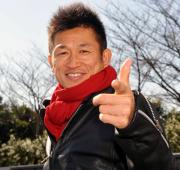 未知の領域にまた１歩足を踏み入れるカズ（撮影・下田雄一）